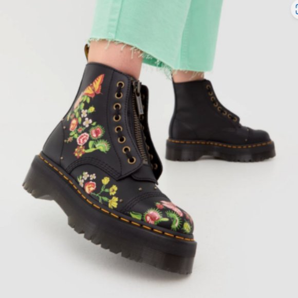 - Dr. Martens SINCLAIR FLORAL BLOOM PLATFORM BOOTS MSRP$220 Unique Details